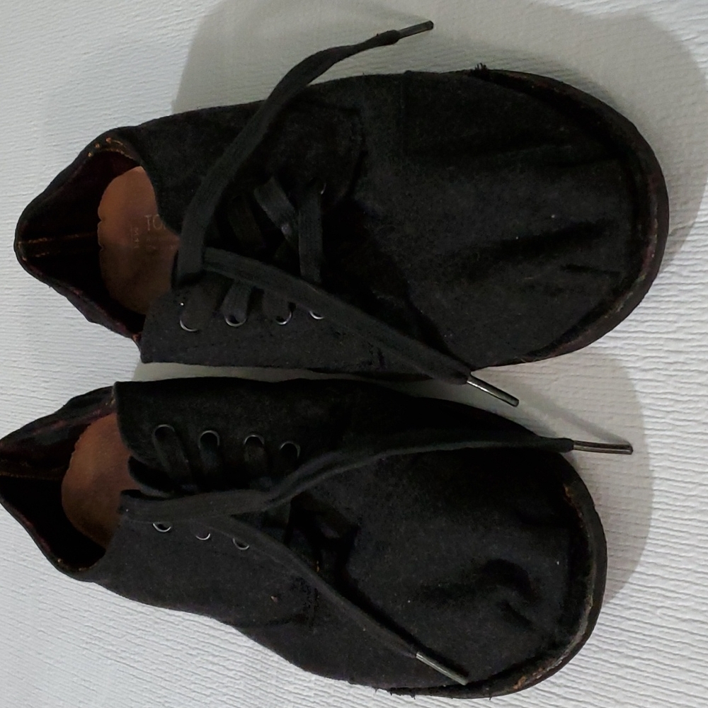 Toms Men's shoes Size 11.5